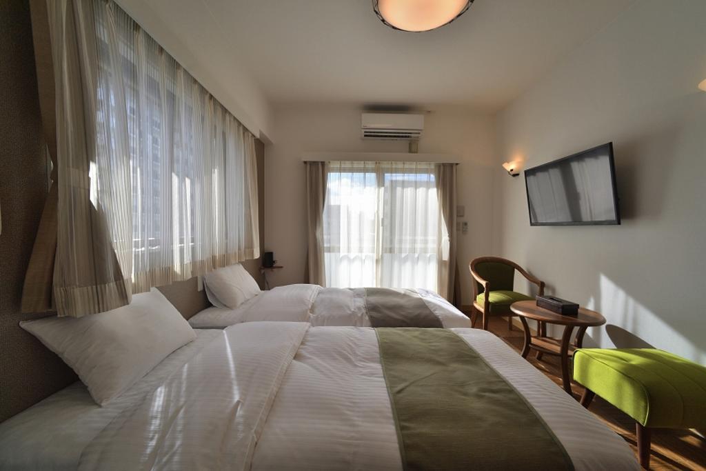 Aparthotel Cosmos Omoromachi Station Naha Exterior foto